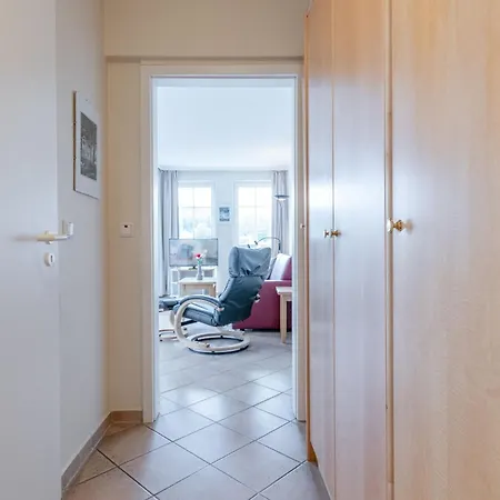 400, Seepark Apartment *
